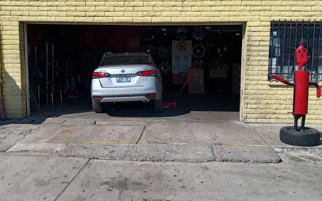 Photo of Llantera Culiacan Lift Kits, an auto repair shop in Phoenix, AZ