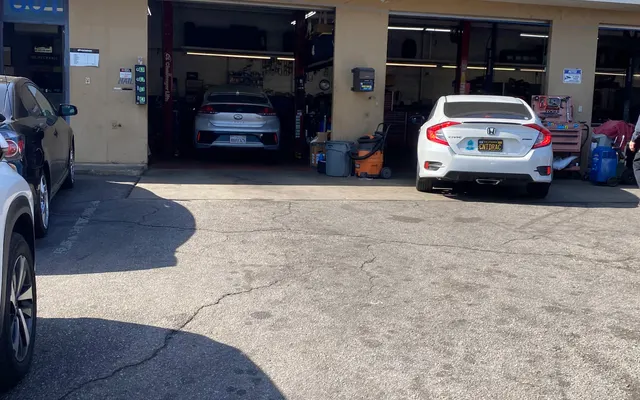 Photo of J&E Complete Auto Service, an auto repair shop in Glendale, CA