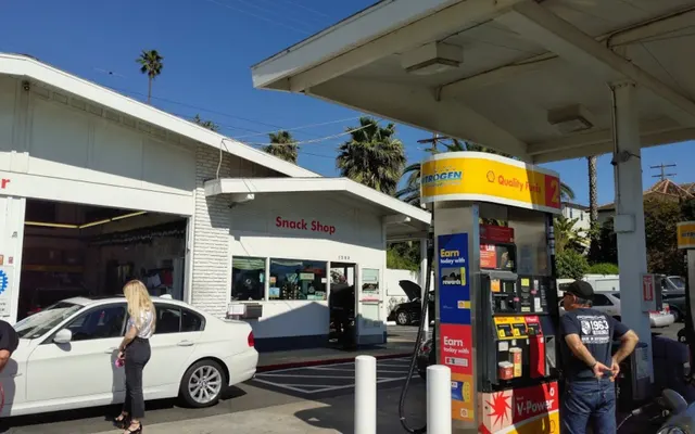 Photo of North Laguna Shell, an auto repair shop in Laguna Beach, CA