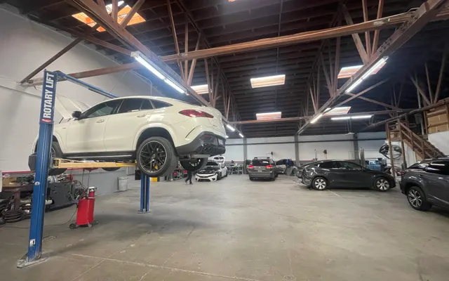 Photo of Harris Bros Auto Body & Mechanic, an auto repair shop in South San Francisco, CA