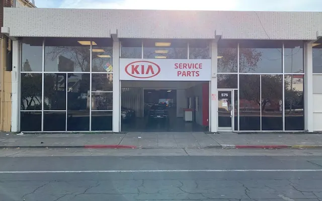 Photo of Oakland Kia Service & Parts, an auto repair shop in Oakland, CA
