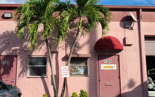 Photo of Sunrise Collision Inc, an auto repair shop in Plantation, FL
