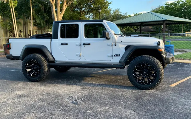 Photo of 305 CUSTOMZ, an auto repair shop in Miami, FL