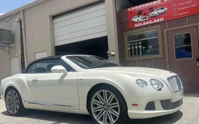 Photo of Lakeshore Body, an auto repair shop in West Palm Beach, FL