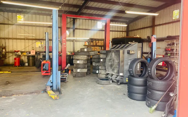 Photo of J&E Tire and Auto Repair LLC, an auto repair shop in Tampa, FL