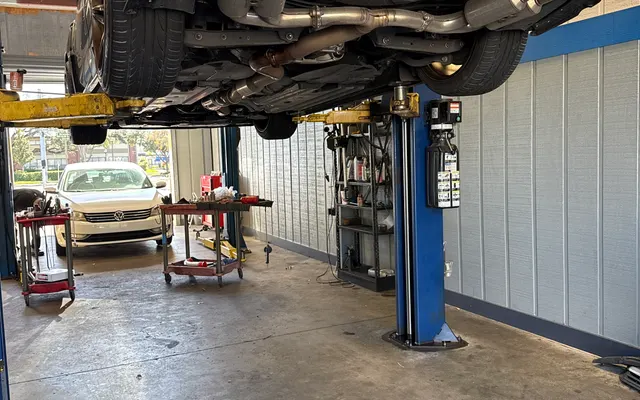 Photo of Huff Muffler of Brandon, LLC., an auto repair shop in Brandon, FL