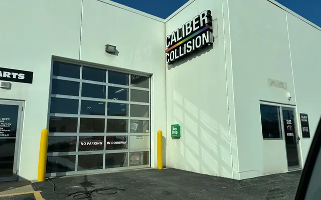 Photo of Caliber Collision, an auto repair shop in Davenport, IA