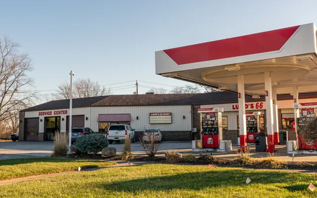 Photo of Auto Repair Bettendorf - Lund's 66 Service Center, an auto repair shop in Bettendorf, IA
