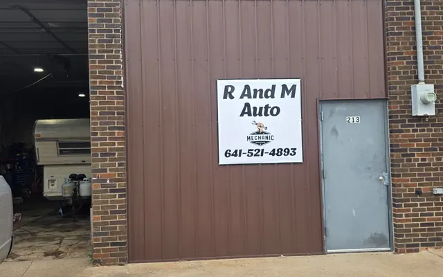 Photo of R And M Auto, an auto repair shop in Newton, IA