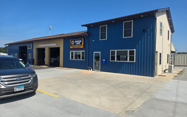 Photo of Bert's Auto Service, an auto repair shop in Chester, IL