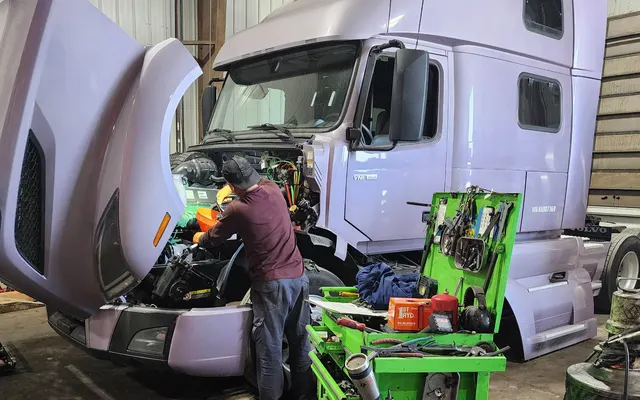 Photo of Leader Truck Center, an auto repair shop in Lemont, IL
