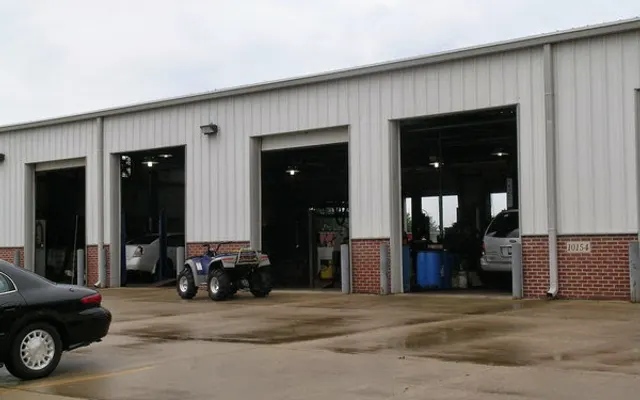 Photo of DJ's Auto & Truck Inc, an auto repair shop in Plainfield, IL