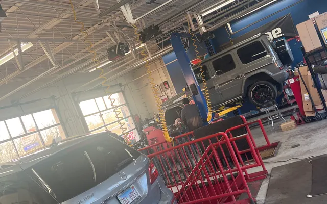 Photo of Aladdin Auto Service, an auto repair shop in Oak Forest, IL
