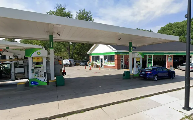 Photo of Lake & Green Bay Auto Service, an auto repair shop in Wilmette, IL