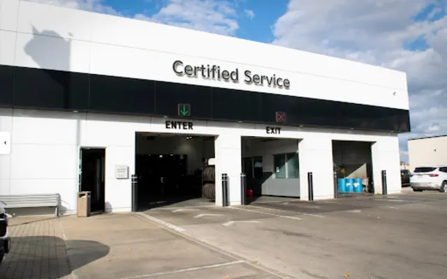 Photo of Castle Buick GMC Service & Auto Repair, an auto repair shop in North Riverside, IL