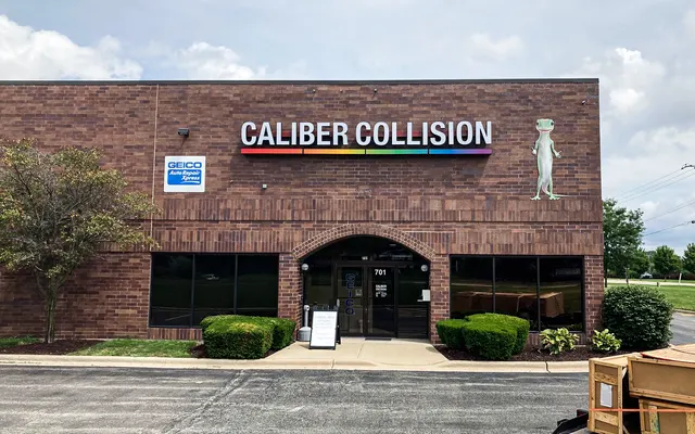 Photo of Caliber Collision, an auto repair shop in Naperville, IL