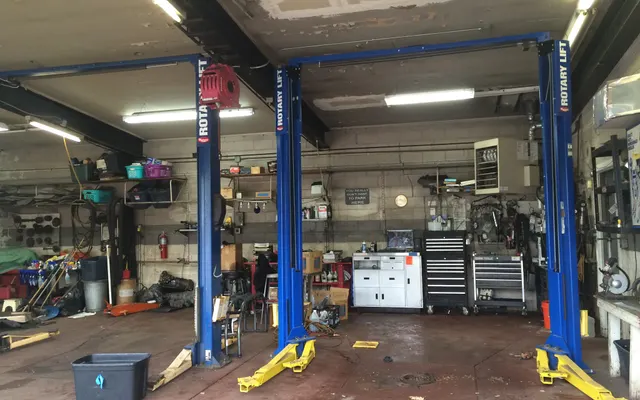 Photo of Junez Auto Service, an auto repair shop in Aurora, IL