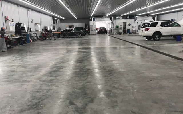 Photo of Caliber Collision, an auto repair shop in Newburgh, IN
