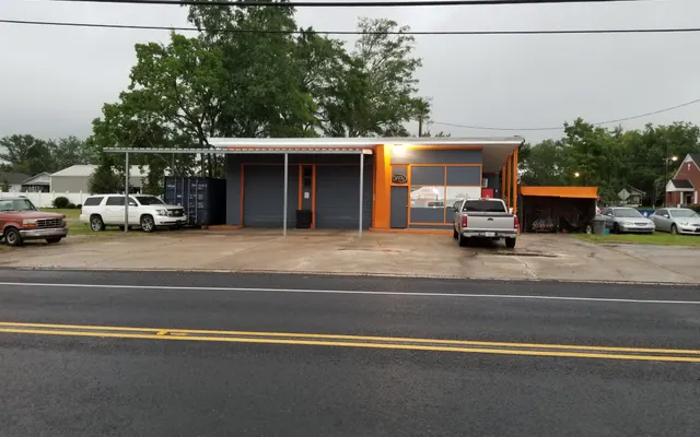 Photo of Pekar's Auto Repair & Lube, an auto repair shop in Dequincy, LA