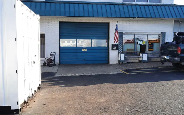 Photo of Avery's Automotive and Glass, an auto repair shop in Owings, MD