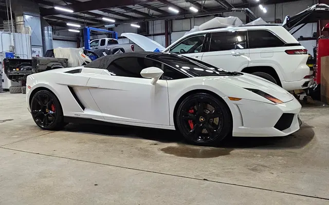 Photo of CUSTOM COLLISION EXPERTS, INC., an auto repair shop in Sylvan Lake, MI