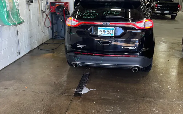 Photo of Caliber Collision, an auto repair shop in Roseville, MN