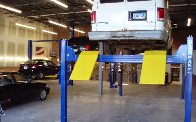 Photo of DYNAMICAR Auto Repair Burnsville, an auto repair shop in Burnsville, MN