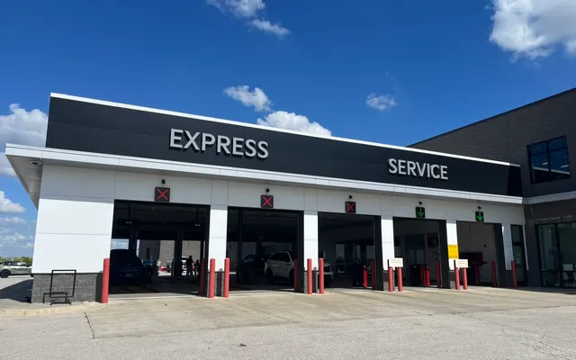 Photo of Cable Dahmer Kia of Lee's Summit Service, an auto repair shop in Lee's Summit, MO