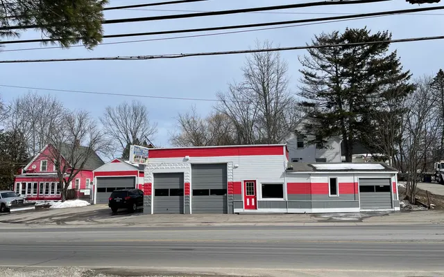 Photo of Hudson Family Auto, an auto repair shop in Hudson, NH