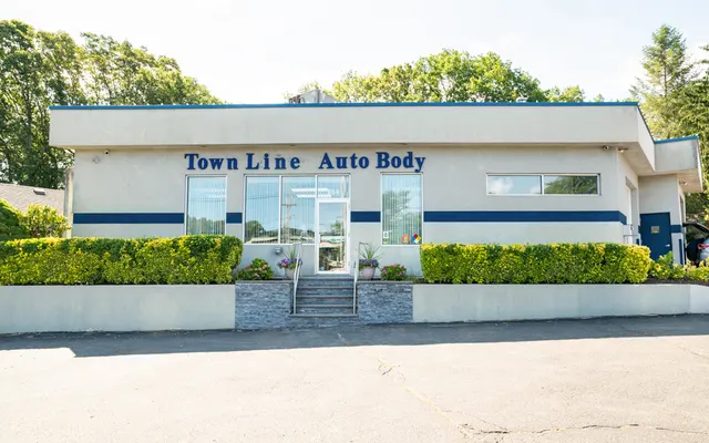 Photo of Town Line Auto Body, an auto repair shop in Smithtown, NY