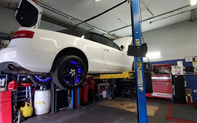 Photo of H & T Auto Repair Services Inc., an auto repair shop in Jamaica, NY