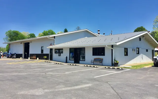 Photo of Ruge's Chrysler Dodge Jeep Service, an auto repair shop in Rhinebeck, NY