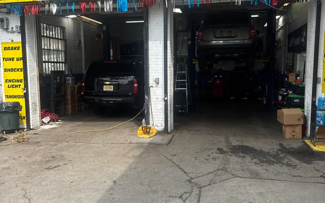 Photo of 5 fingerboard mechanic shop/24h self car wash, an auto repair shop in Staten Island, NY