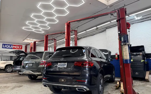 Photo of Blue Star Brothers Auto Body Shop | Greenpoint, an auto repair shop in Brooklyn, NY