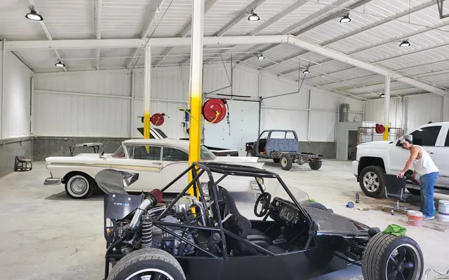 Photo of Wynns Precision Body Shop Inc, an auto repair shop in Ada, OK
