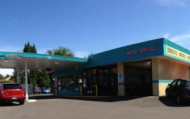 Photo of Du Fresne's Auto Service, an auto repair shop in Portland, OR
