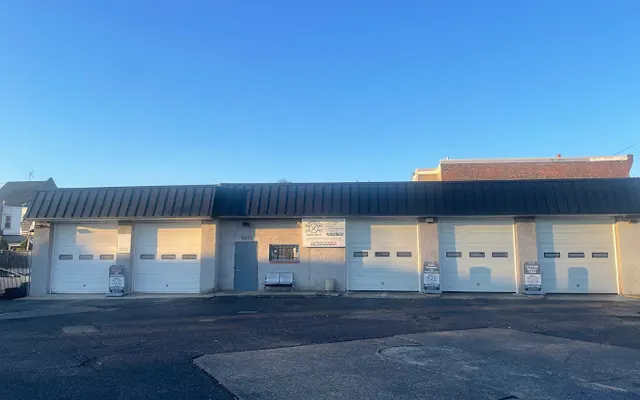 Photo of Arnie's Service Center, an auto repair shop in Philadelphia, PA