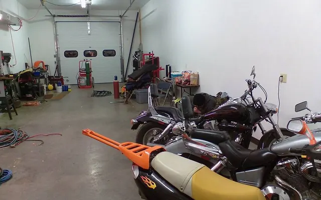 Photo of Dusty's Customs, an auto repair shop in Flandreau, SD