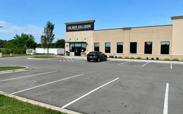 Photo of Caliber Collision, an auto repair shop in Murfreesboro, TN