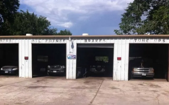Photo of Gonzalez Auto Service, an auto repair shop in Channelview, TX