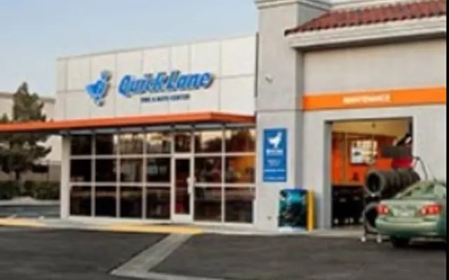 Photo of Quick Lane® Service & Parts at Planet Ford Dallas, an auto repair shop in Dallas, TX