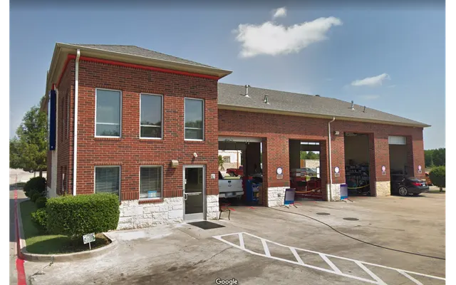 Photo of Rockwall Express Lube Featuring Valvoline, an auto repair shop in Rockwall, TX