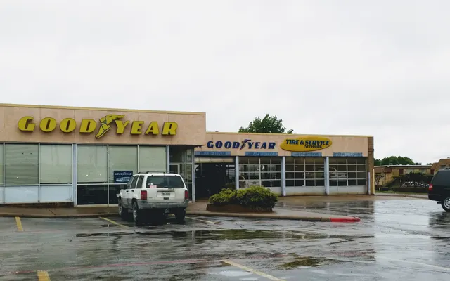 Photo of C S Lee Tire & Auto, an auto repair shop in Arlington, TX