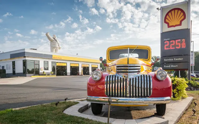 Photo of Cardinal Plaza Shell, an auto repair shop in Springfield, VA