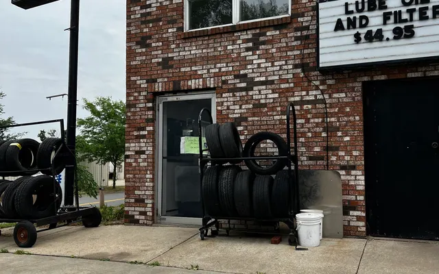 Photo of Applegate Auto, an auto repair shop in Madison, WI